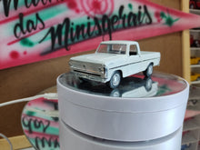 Carregar imagem no visualizador da galeria, Ford F100 - Ford F1000 - Customizada - Branca
