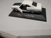 Carregar imagem no visualizador da galeria, Opala SS Branco  - Na caixa de acrílico - SOB ENCOMENDA