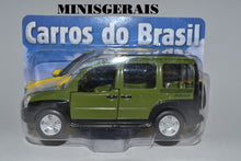 Carregar imagem no visualizador da galeria, Kit com Duas miniaturas Fiat - Punto e Fiat Doblo Lacradas - Dobló