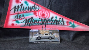 ASTON MARTIN DB5 •James Bond 007 -  GOLDENEYE