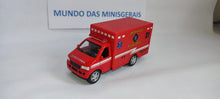 Load image into Gallery viewer, Ambulância dos Bombeiros - Fora da embalagem