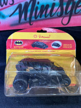 Carregar imagem no visualizador da galeria, Batman The kark Knight Batmobile Shell 11,5 cm - Batmóvel