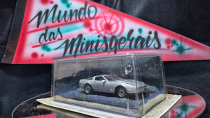 Chevrolet Corvette -James Bond 007 -  A view To a kill