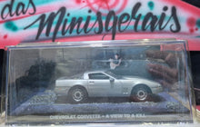Carregar imagem no visualizador da galeria, Chevrolet Corvette -James Bond 007 -  A view To a kill