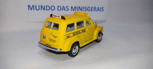 GM Chevrolet Suburban 1950 Escolar - Fora da embalagem