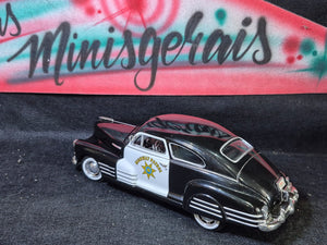 Chevy Aerosedan Fleetline 1943 - Polícia 1/24 MotorMax