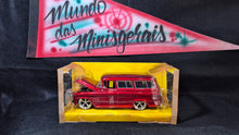 Carregar imagem no visualizador da galeria, Chevy Suburban 1957 1/24 Jada