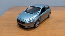Carregar imagem no visualizador da galeria, Fiat Punto - Coleção Nacionais -Customizado - Cinza Scandium - pronta entrega