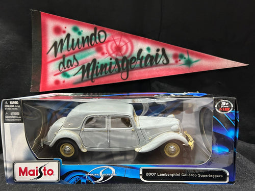 Citroen 15CV 6 Cil 1952 Cromo desgastado