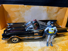 Carregar imagem no visualizador da galeria, Classic TV series Batmobile &amp; Batman - Batmóvel
