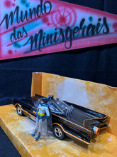 Carregar imagem no visualizador da galeria, Classic TV series Batmobile &amp; Batman - Batmóvel