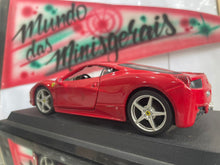 Carregar imagem no visualizador da galeria, Ferrari 458 Itália (2010) -1/24 Na base - caixa de outra ferrari