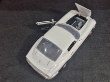 Cargar imagen en el visor de la galería, Ferrari GTB-4 1966 - 1/18 - ERTL -  Fora da embalagem