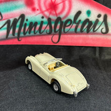 Cargar imagen en el visor de la galería, Jaguar xk 120 Bege - 12,5 cm