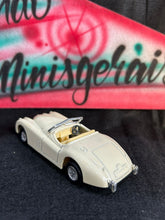 Cargar imagen en el visor de la galería, Jaguar xk 120 Bege - 12,5 cm