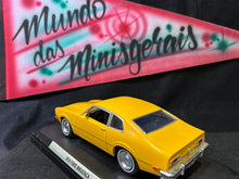 Carregar imagem no visualizador da galeria, FORD Maverick 1974 - 1/24 MotorMax na Caixa
