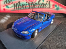 Load image into Gallery viewer, Mazda MX-5 - 1/18 na Base -  Fora da embalagem - Frete grátis Sul e Sudeste