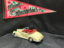 Carregar imagem no visualizador da galeria, Mercedes Benz 300S 1:18 Leves Defeitos