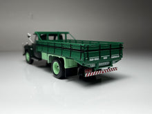 Load image into Gallery viewer, Chevrolet 6400 – 1951 - Carretos Verde roda verde claro