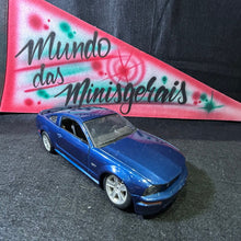 Carregar imagem no visualizador da galeria, Mustang GT 2006 Azul- 1/24 S retrovisor LD