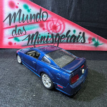 Carregar imagem no visualizador da galeria, Mustang GT 2006 Azul- 1/24 S retrovisor LD