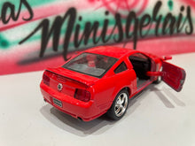 Load image into Gallery viewer, Ford Mustang GT 2006 - Fora da embalagem