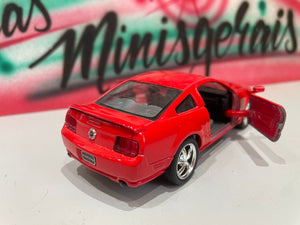 Ford Mustang GT 2006 - Fora da embalagem