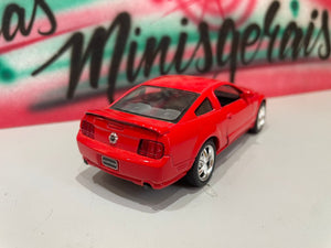 Ford Mustang GT 2006 - Fora da embalagem