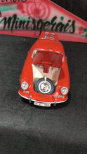 Carregar imagem no visualizador da galeria, PORSCHE 356B Coupe 1961 1:18