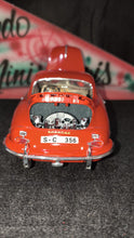 Carregar imagem no visualizador da galeria, PORSCHE 356B Coupe 1961 1:18