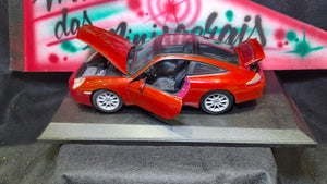 PORSCHE 911 Targa 1:18
