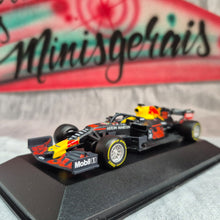 Carregar imagem no visualizador da galeria, F1 Max Verstappen Red Bull Racing RB16 2020 Winner Abu Dhabi Grand Prix 1/43 - Burago - Fórmula 1 - F1