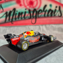 Carregar imagem no visualizador da galeria, F1 Max Verstappen Red Bull Racing RB16 2020 Winner Abu Dhabi Grand Prix 1/43 - Burago - Fórmula 1 - F1