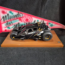 Load image into Gallery viewer, The Dark Knight Batmobile - Hotwheels 1/18 na Base - FRETE GRÁTIS TODO BRASIL