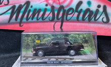 Carregar imagem no visualizador da galeria, VOLGA M-24 •James Bond 007 - OCTOPUSSY