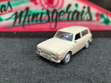 Carregar imagem no visualizador da galeria, VW Variant Customizada - Bege - Parachoques não originais - Frete grátis Sul e Sudeste pelo PIX (Cópia)