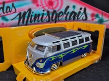 Carregar imagem no visualizador da galeria, Volkswagen bus 1962 kombi collection Club edição limitada 1363/5000 - c prancha de surf - Jada 1/24 - Frete grátis