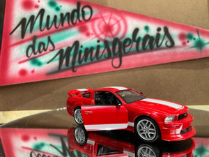 Ford Mustang GT 2009 - Fora da embalagem