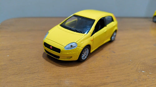 Fiat Punto - Coleção Nacionais -Customizado - Amarelo indianápolis - pronta entrega