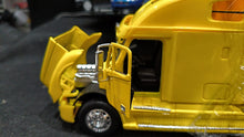Carregar imagem no visualizador da galeria, Caminhão Freightliner Colúmbia Amarelo - 26,4 cm