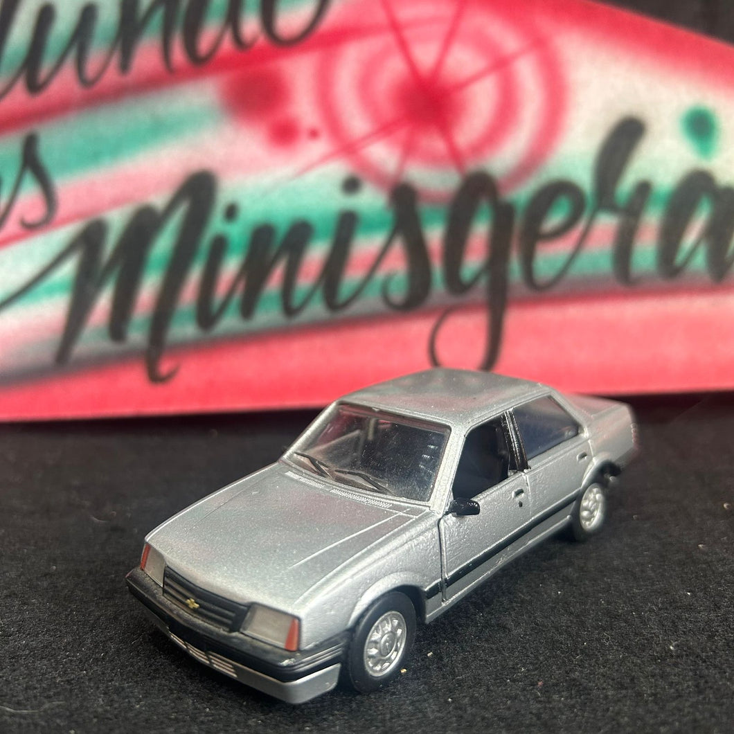 MONZA- Coleção do Jornal Super/ Extra Customizado - Prata