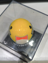 Carregar imagem no visualizador da galeria, Capacete Ayrton Senna 1º Campeonato 5 cm de altura - Frete grátis para todo o Brasil
