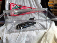 Carregar imagem no visualizador da galeria, Caixa de acrílico - Display - Expositor - Miniaturas ou esculturas - 37 X 20 X 26 CM