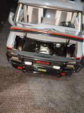 Carregar imagem no visualizador da galeria, GMC Vandura Esquadrão Classe A - 1/18 - 30 Cm - Hotwheels Elite - FRETE GRÁTIS TODO BRASIL