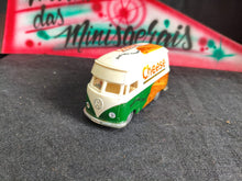 Load image into Gallery viewer, VW Volkswagen kombi teto alto - Australia Cheese - falta ponta p choque traseiro