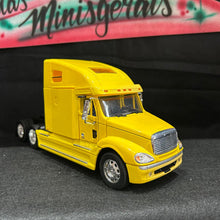Carregar imagem no visualizador da galeria, Caminhão Freightliner Colúmbia Amarelo - 26,4 cm