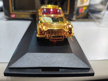 Cargar imagen en el visor de la galería, James Bond Aston Martin -James Bond 007 - Ed colecionador