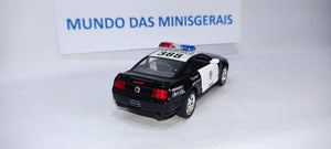 Ford Mustang GT 2006 Polícia - Fora da embalagem