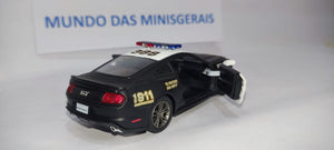 Ford Mustang GT 2015 Polícia - Fora da embalagem