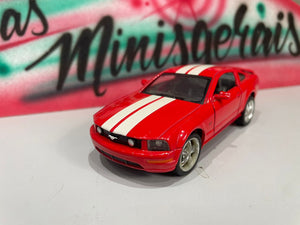 Ford Mustang GT 2006 - Fora da embalagem